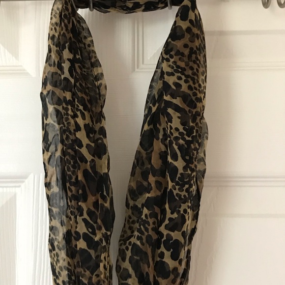 Leopard print sheer long scarf - Picture 3 of 5